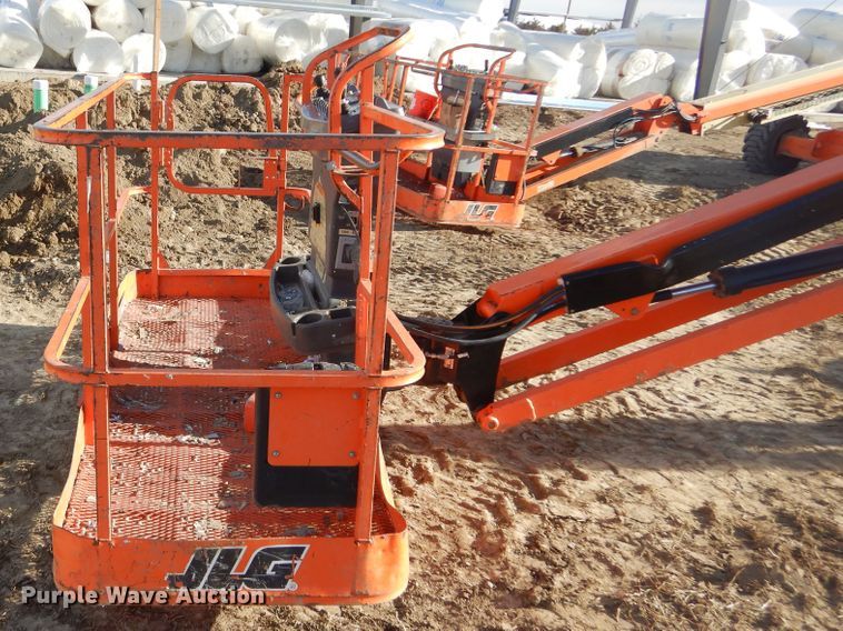 image for item DK3355 2005 JLG 460SJ  boom lift
