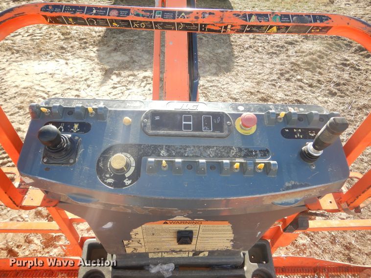 image for item DK3355 2005 JLG 460SJ  boom lift