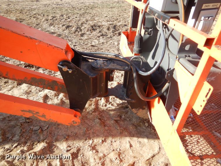 image for item DK3355 2005 JLG 460SJ  boom lift