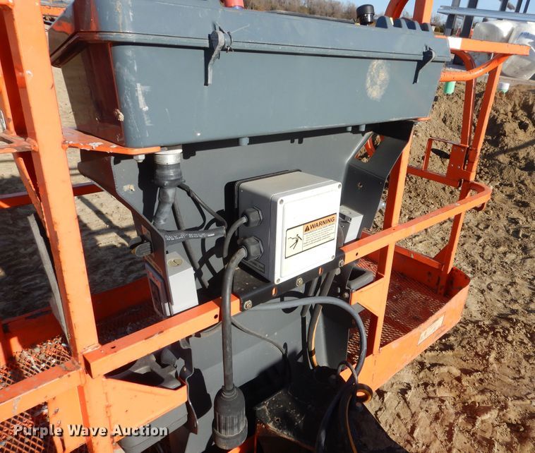 image for item DK3355 2005 JLG 460SJ  boom lift