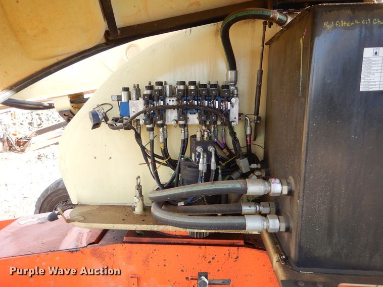 image for item DK3355 2005 JLG 460SJ  boom lift