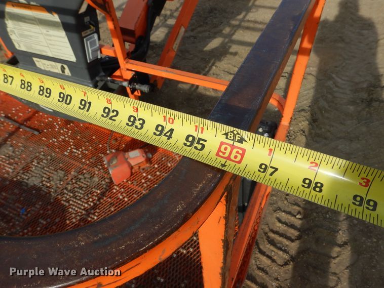 image for item DK3356 2005 JLG 460SJ  boom lift