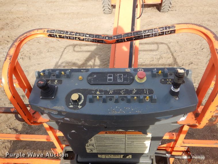 image for item DK3356 2005 JLG 460SJ  boom lift