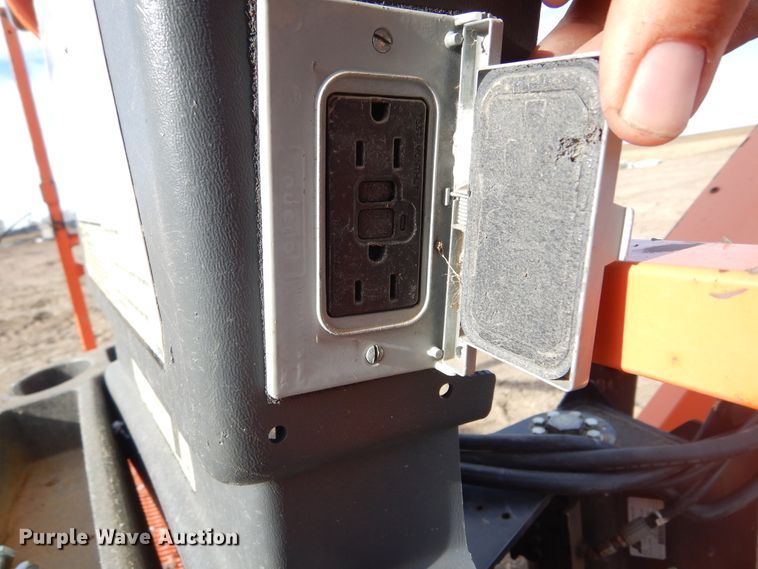 image for item DK3356 2005 JLG 460SJ  boom lift