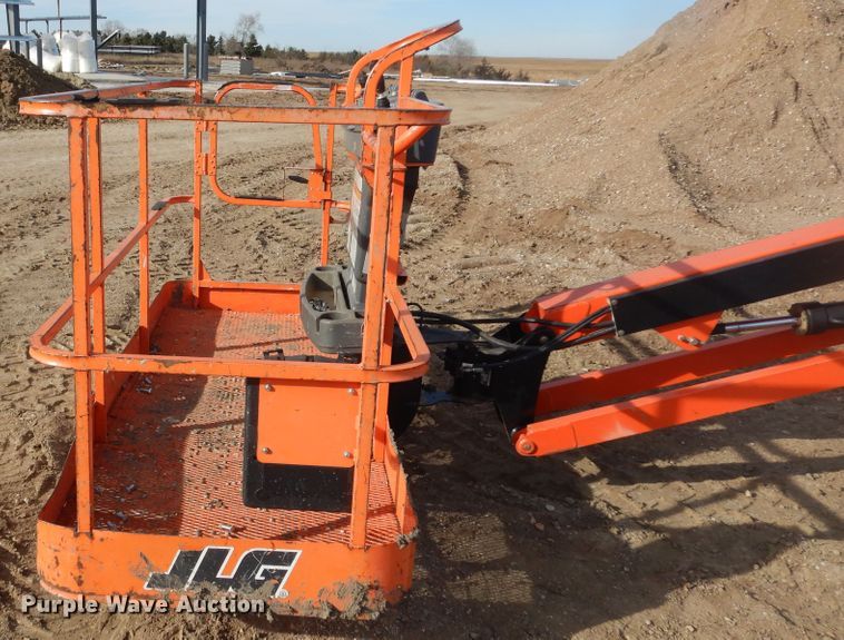 image for item DK3357 2005 JLG 460SJ  boom lift