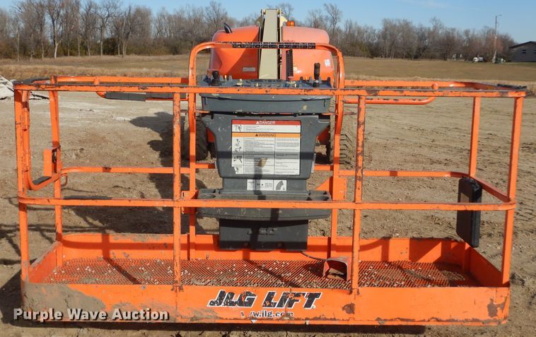 image for item DK3357 2005 JLG 460SJ  boom lift