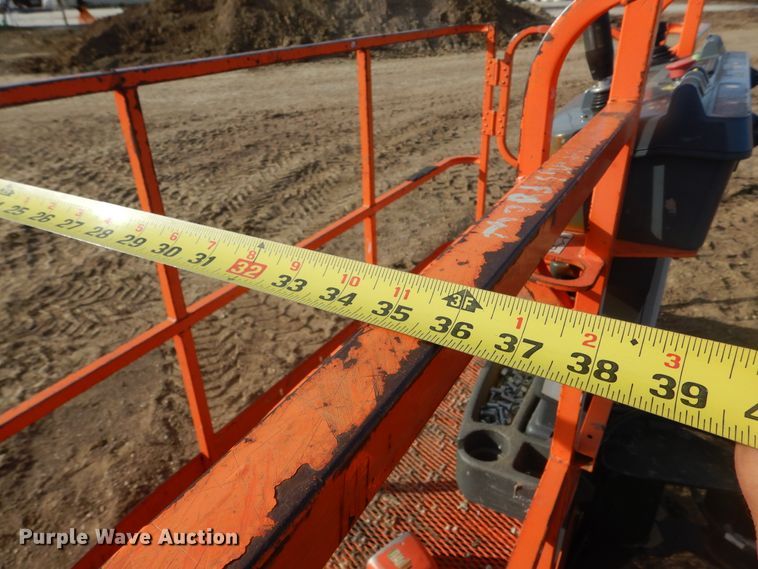 image for item DK3357 2005 JLG 460SJ  boom lift