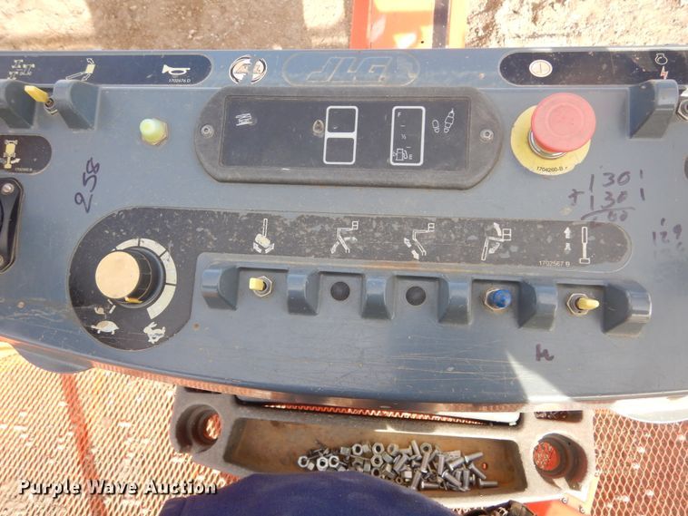 image for item DK3357 2005 JLG 460SJ  boom lift