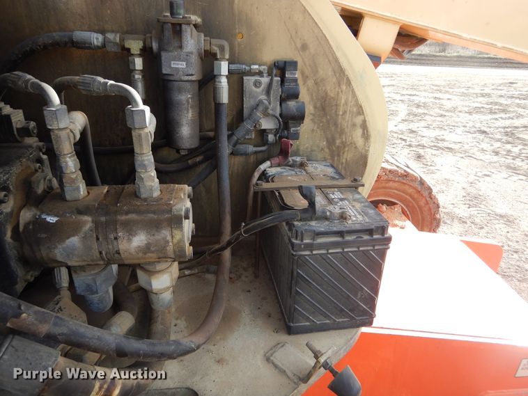 image for item DK3357 2005 JLG 460SJ  boom lift