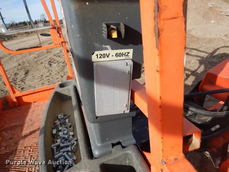 image for item DK3357 2005 JLG 460SJ  boom lift