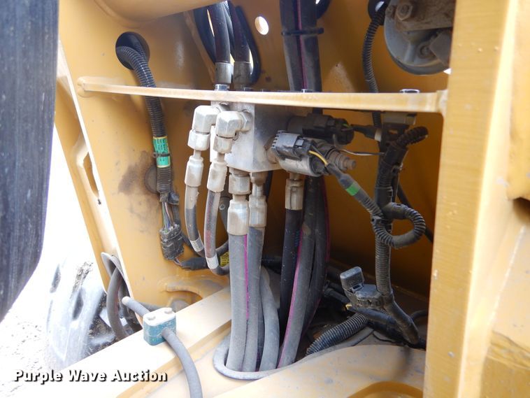 image for item DK3389 2020 Caterpillar 908M  wheel loader