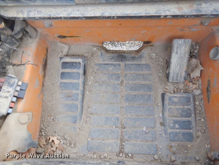 image for item DK3403 2013 Case SR220  skid steer loader