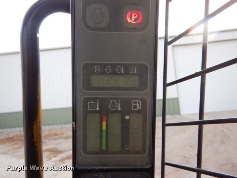 image for item DK3403 2013 Case SR220  skid steer loader