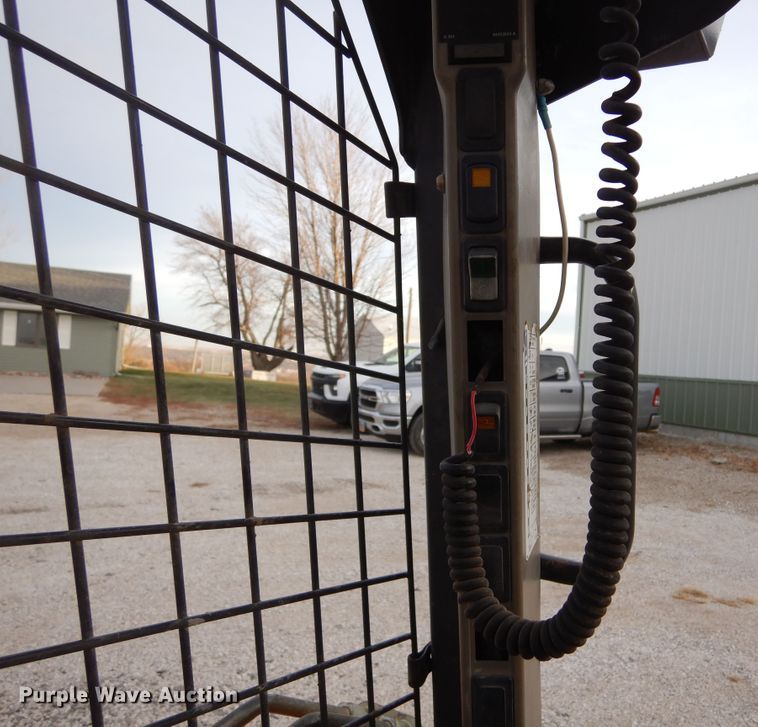 image for item DK3403 2013 Case SR220  skid steer loader