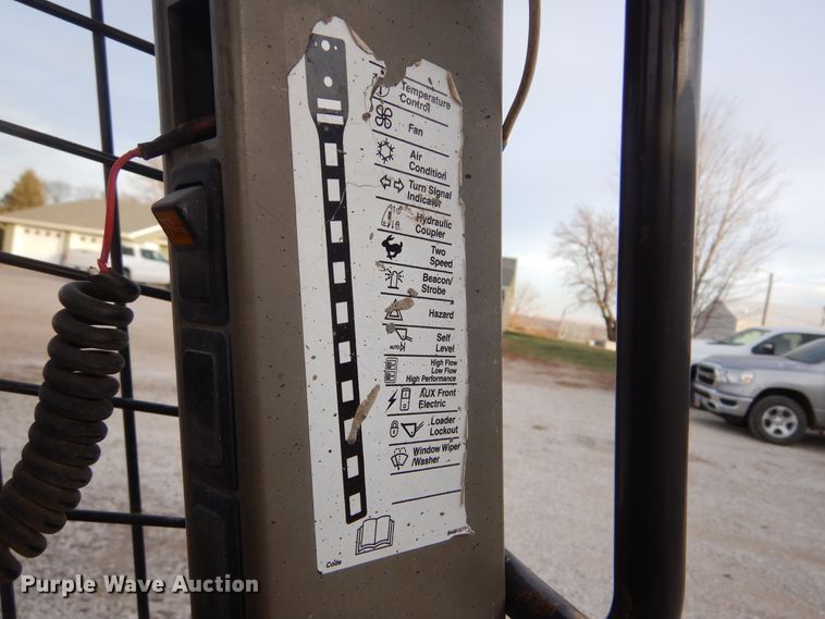 image for item DK3403 2013 Case SR220  skid steer loader