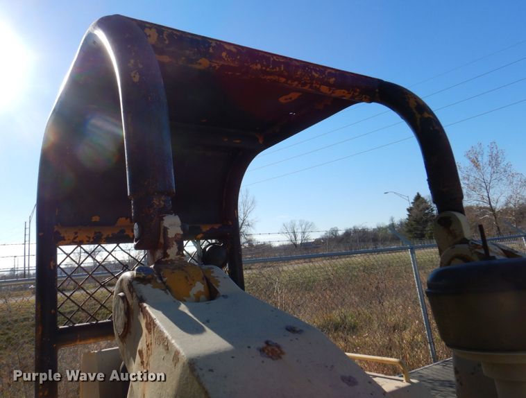 image for item DK8694 1970 John Deere 450B  track loader