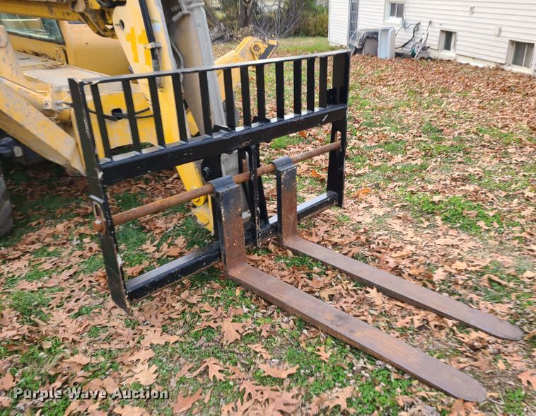 image for item DL0104 Gehl DL10H55  telehandler