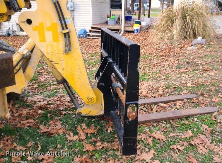 image for item DL0104 Gehl DL10H55  telehandler