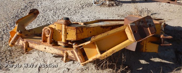 image for item DL3524 Davis D130  backhoe attachment