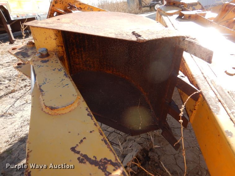 image for item DL3524 Davis D130  backhoe attachment