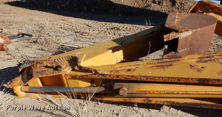 image for item DL3524 Davis D130  backhoe attachment