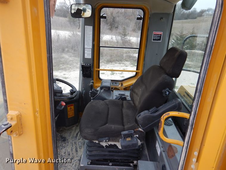 image for item DL5859 Kawasaki 80ZV  wheel loader