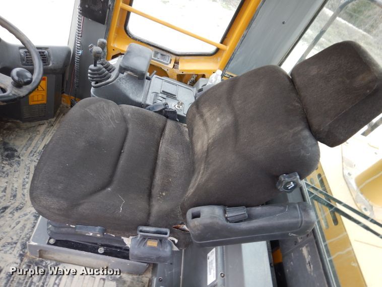 image for item DL5859 Kawasaki 80ZV  wheel loader