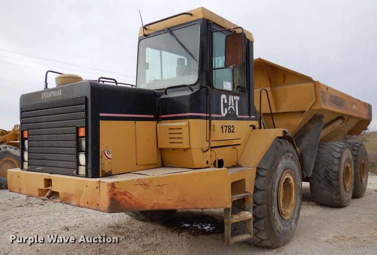 image for item DL5860 2001 Caterpillar D400E  Series II haul truck