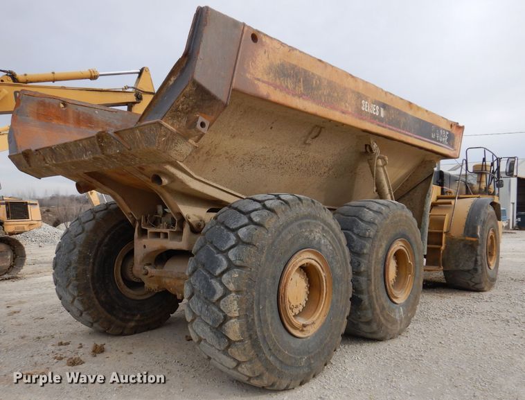 image for item DL5860 2001 Caterpillar D400E  Series II haul truck