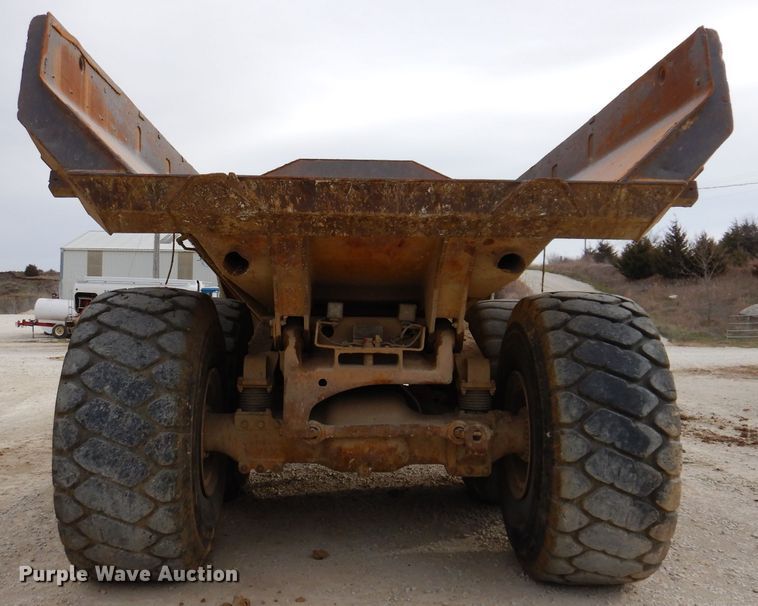 image for item DL5860 2001 Caterpillar D400E  Series II haul truck