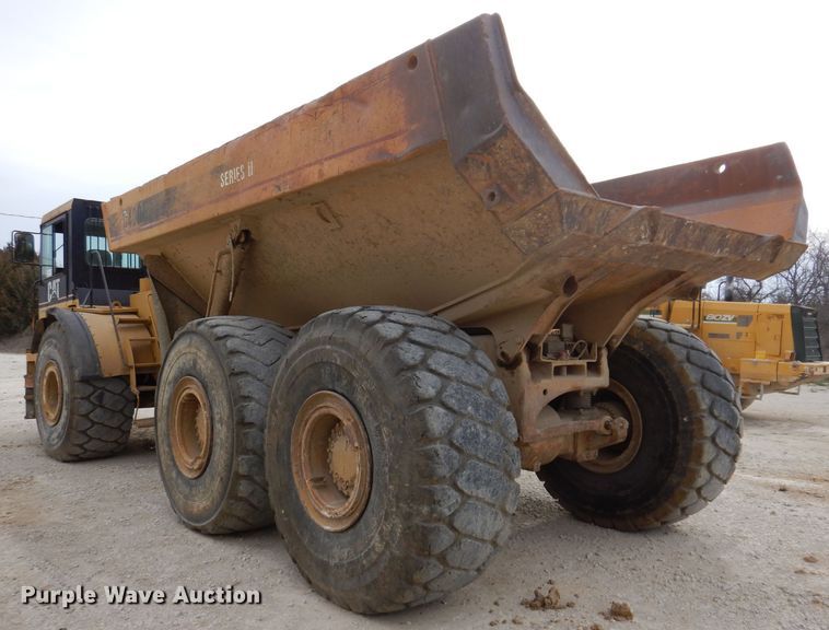 image for item DL5860 2001 Caterpillar D400E  Series II haul truck