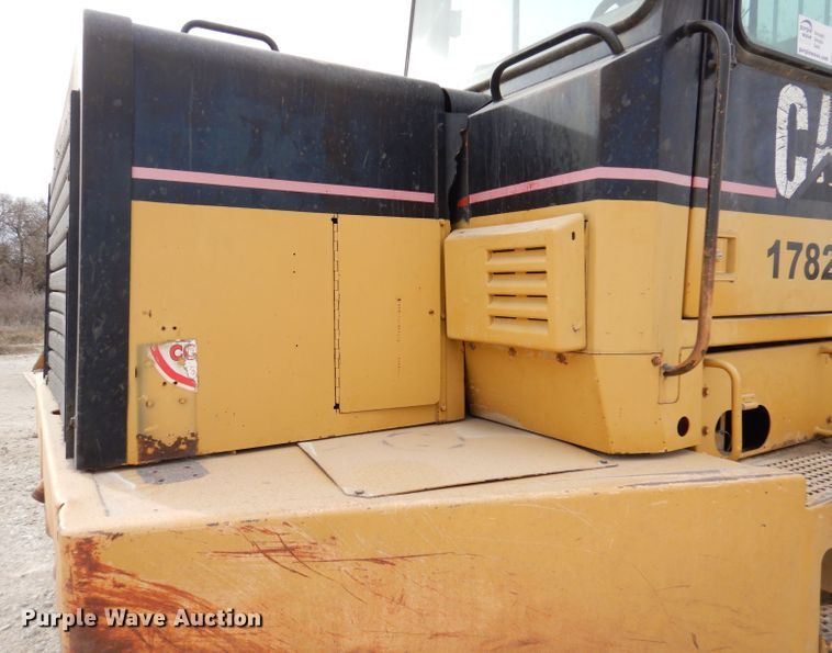 image for item DL5860 2001 Caterpillar D400E  Series II haul truck