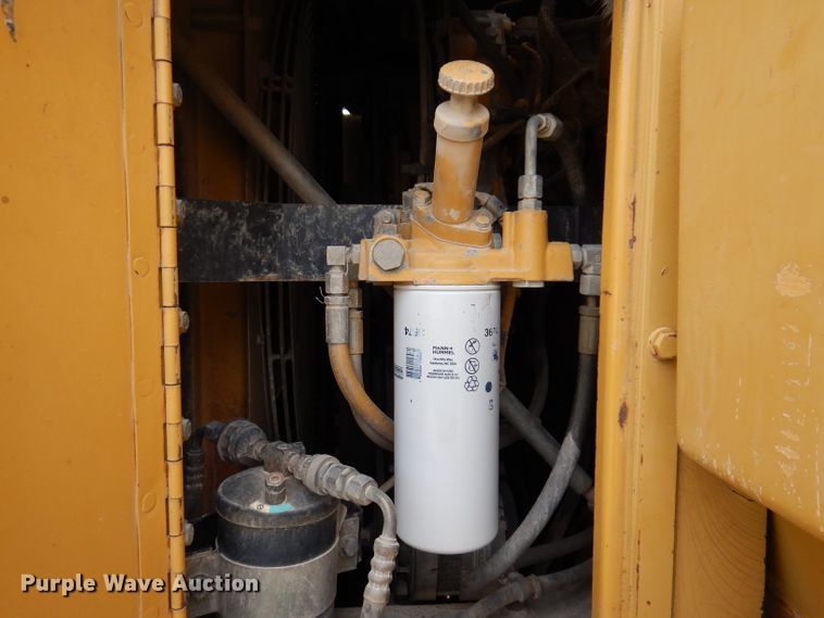 image for item DL5860 2001 Caterpillar D400E  Series II haul truck