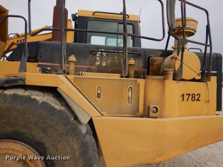 image for item DL5860 2001 Caterpillar D400E  Series II haul truck