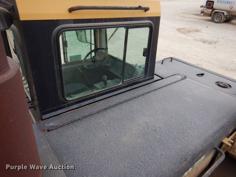 image for item DL5860 2001 Caterpillar D400E  Series II haul truck