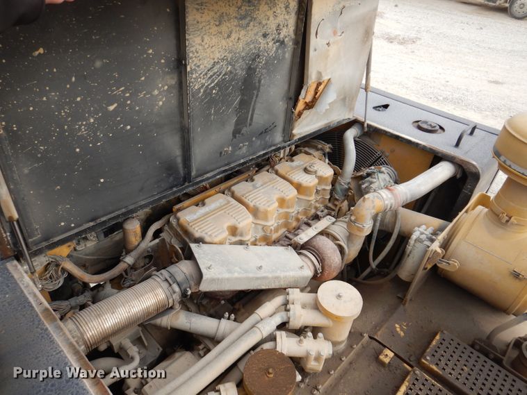 image for item DL5860 2001 Caterpillar D400E  Series II haul truck