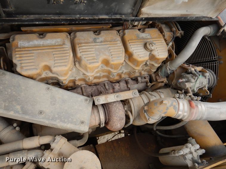 image for item DL5860 2001 Caterpillar D400E  Series II haul truck