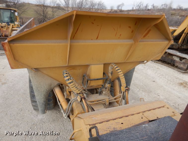 image for item DL5860 2001 Caterpillar D400E  Series II haul truck