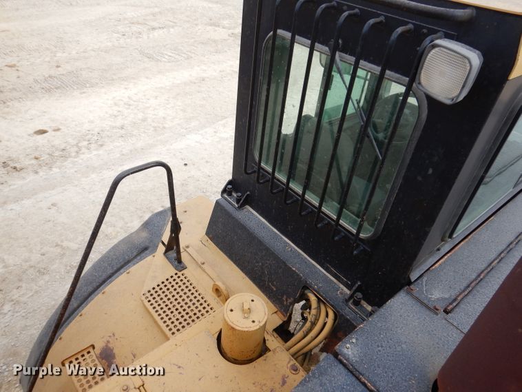 image for item DL5860 2001 Caterpillar D400E  Series II haul truck