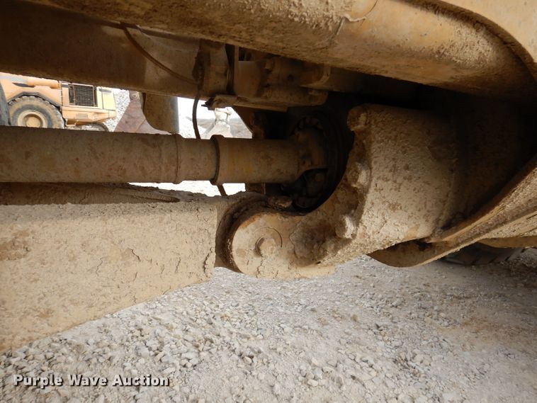 image for item DL5860 2001 Caterpillar D400E  Series II haul truck