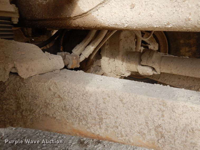 image for item DL5860 2001 Caterpillar D400E  Series II haul truck