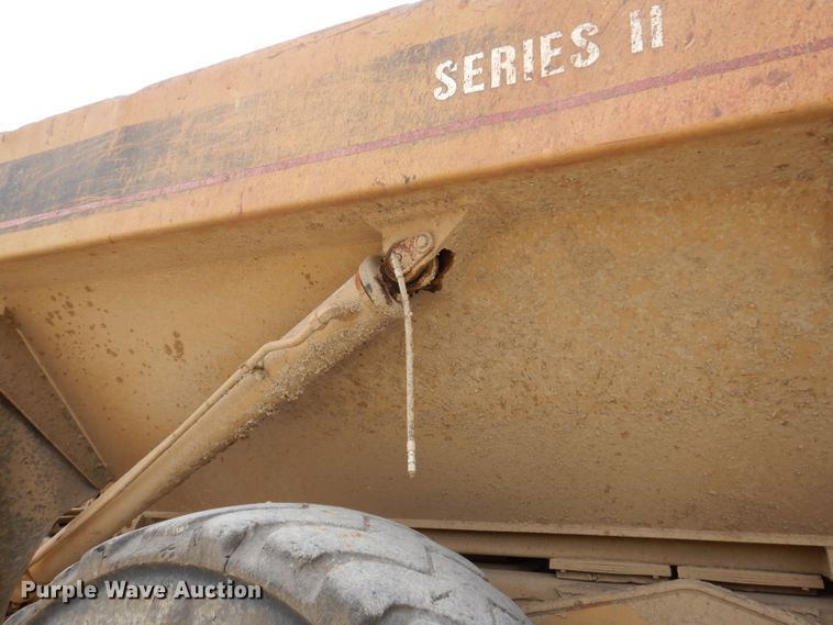 image for item DL5860 2001 Caterpillar D400E  Series II haul truck