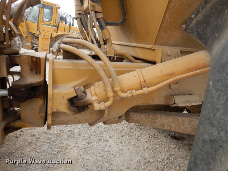 image for item DL5860 2001 Caterpillar D400E  Series II haul truck