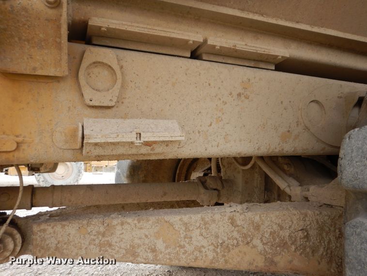 image for item DL5860 2001 Caterpillar D400E  Series II haul truck