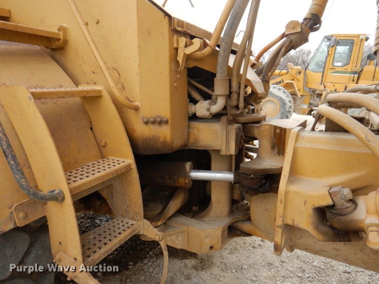 image for item DL5860 2001 Caterpillar D400E  Series II haul truck