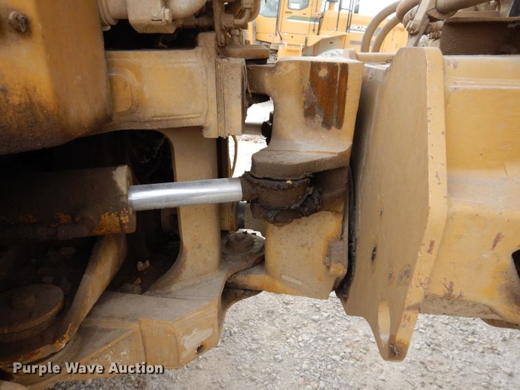 image for item DL5860 2001 Caterpillar D400E  Series II haul truck