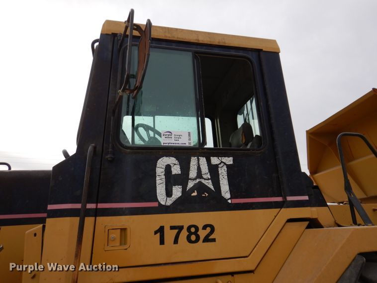 image for item DL5860 2001 Caterpillar D400E  Series II haul truck