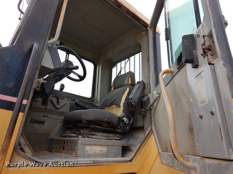 image for item DL5860 2001 Caterpillar D400E  Series II haul truck