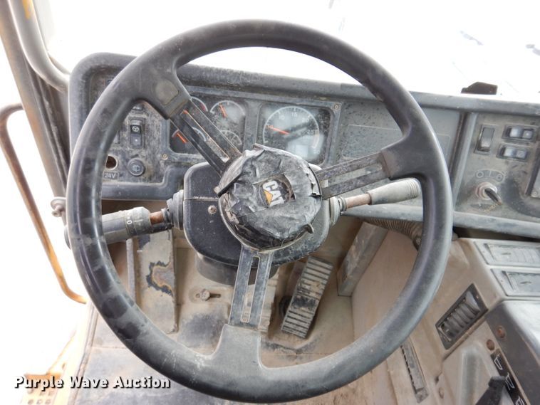 image for item DL5860 2001 Caterpillar D400E  Series II haul truck