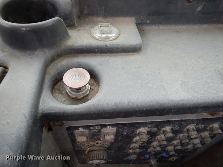 image for item DL5860 2001 Caterpillar D400E  Series II haul truck